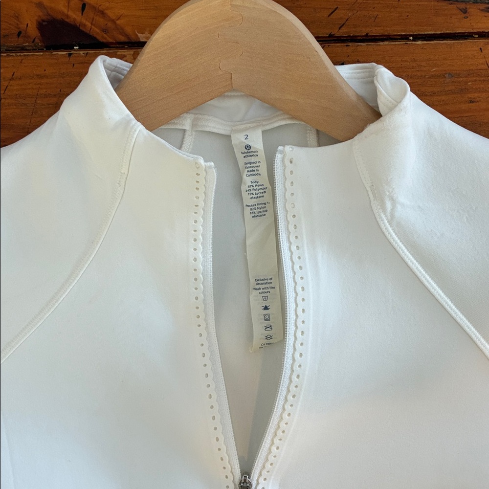 lululemon athletica White Crop Top - Picture 3 of 3